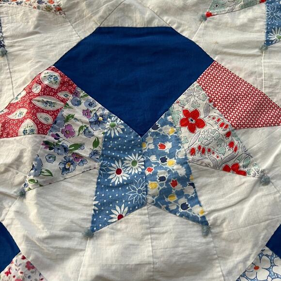 Handmade Fan Quilt Patchwork Floral Pattern Reversible 71.5"x 67" - Picture 3 of 16